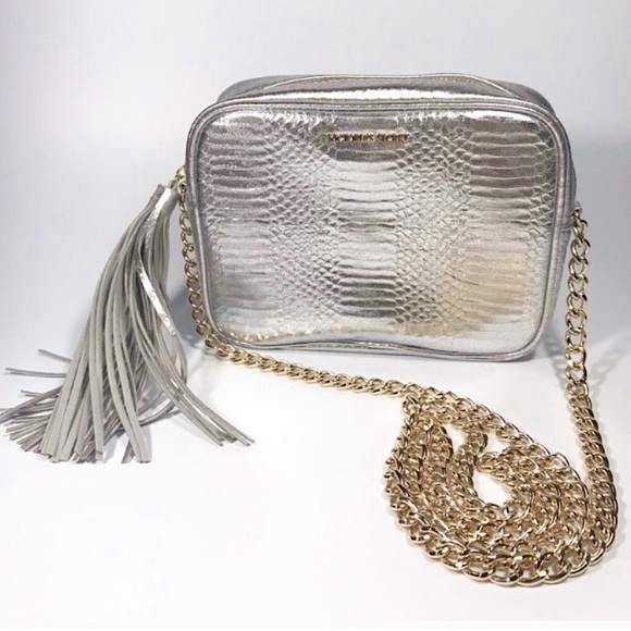 🆕🔥VICTORIA SECRETS GORGEOUS&CHIC GOLD CHAIN SILVER/REPTILE TEXTURE CROSSBODY - Picture 3 of 11